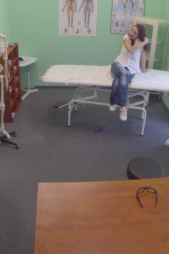 Fake Hospital - Pretty Patient Prepped for Doctor's Oral Medication: a Hot Hospital Encounter