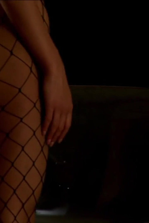 Finger fucker Genesis stuffs her wet pussy until she cums!