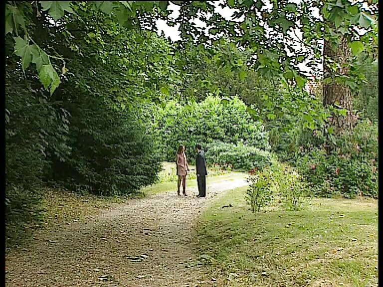 Blonde MILF Im Wald Verführt Geschäftsmann... Fick Mich Hart!