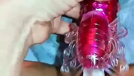 Ngentot diriku sendiri dengan vibrator setelah cewek keluar malam