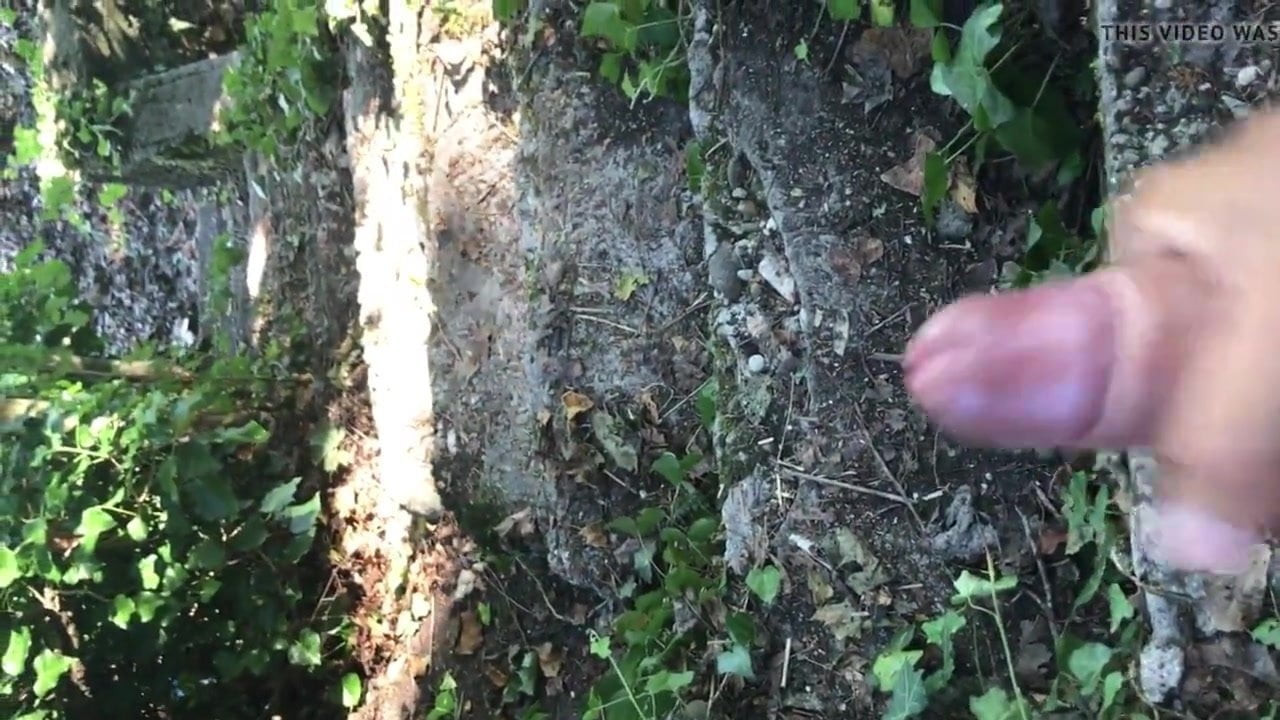Outdoor cumshot