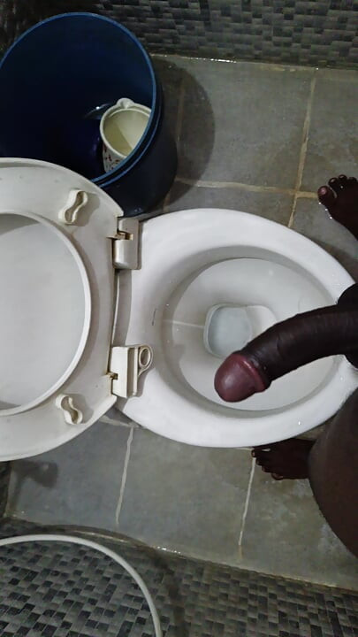 Pelajar Kolej Di Bilik Air Asrama Melancap 2