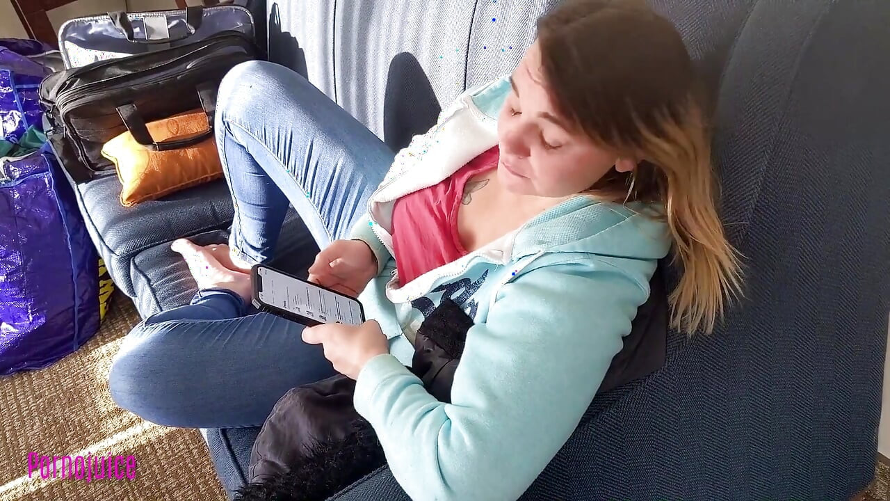 Single gata de Mingle cu Tonya Sinn în rolul principal