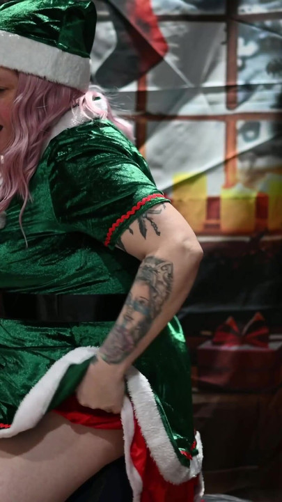 Elfi maliziosi il giorno del sex toy sul ripiano 3 | Clip 1