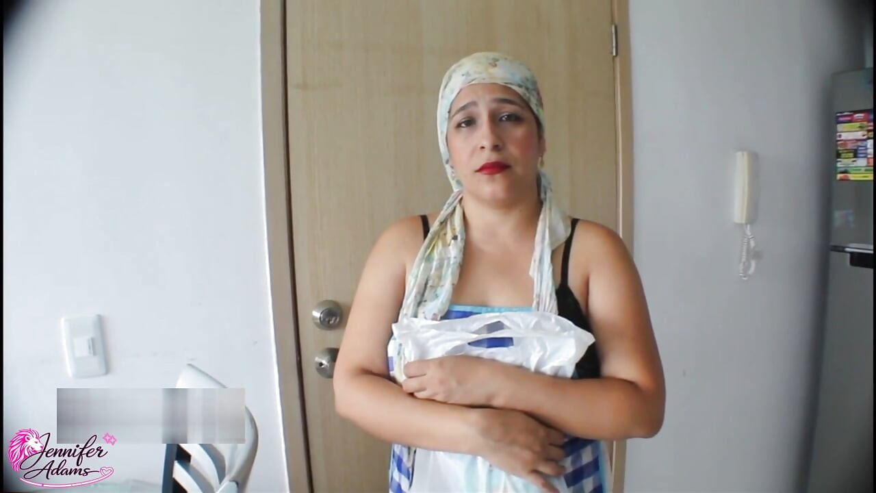 Rich milf cleaning company is late and I fuck her to make up for the lost time and give her a good score - Porn