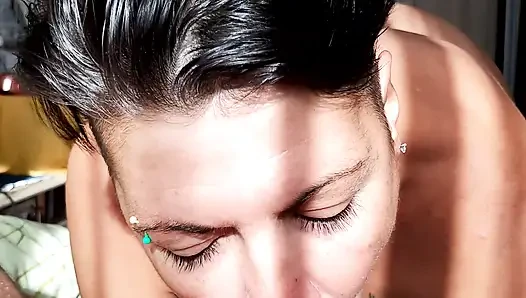 Spermasüchtig Blowjob & Schlucken Am Morgen
