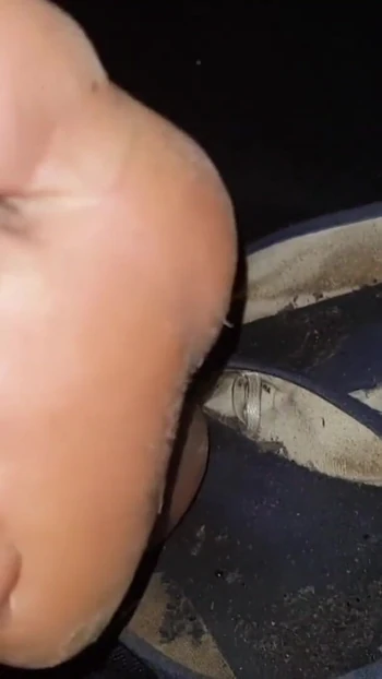 Epic moment from "I love to lick my dirty and smelly flats"