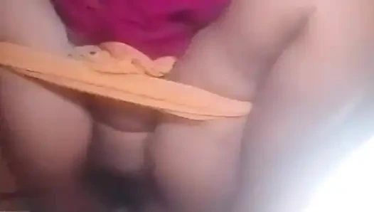 Ben güzel bir Hintli desi kızım ve bu benim videom. Basit, doğal ve kendime güveniyorum. Gerçek olmayı ve göstermeyi seviyorum