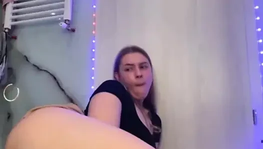 Jucielussie fingering pussy and tasty it