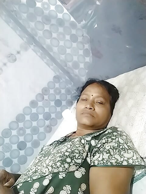 Desi-tädin kuumat videot