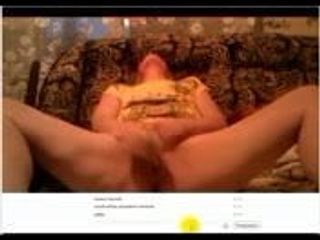 Ludmila se masturbează pe skype