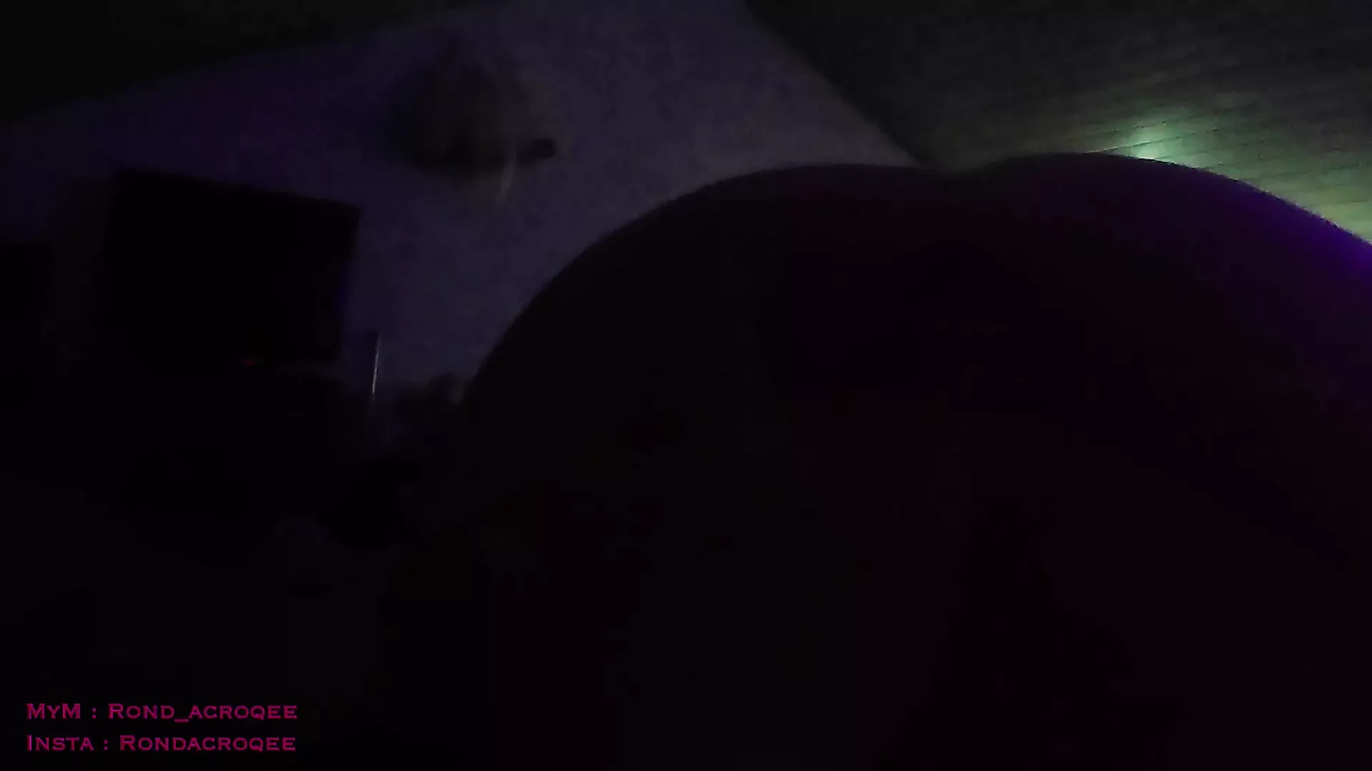 我吮吸他！他操我的屁股来感谢我！