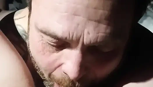 Saten kadın jrock'un o amcığı yemesine bayılıyor