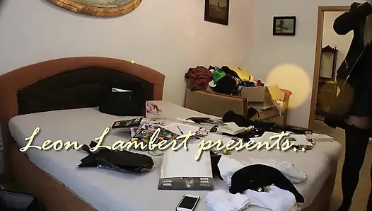 Cum 2 anita: yüksek topuklu striptiz ve azdırma ile deri elbiseli ateşli hatun