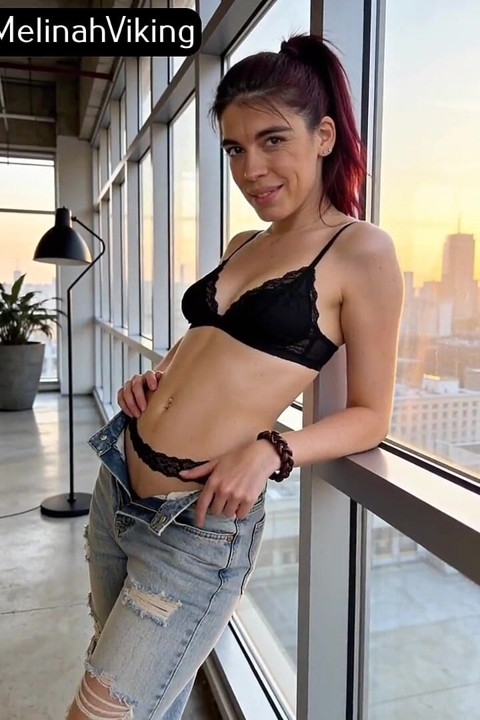 Topless hi-rise edificio se burlan de la ventana