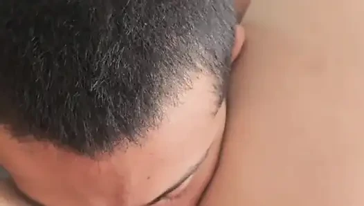 Üvey kardeşim vajinamı emiyor