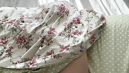 Tabu Hide and Seek POV - stiefschwester wird erwischt und gefickt