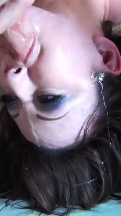 Stunning moment from "Milf bekommt Wuergereiz beim Kehlenfick"