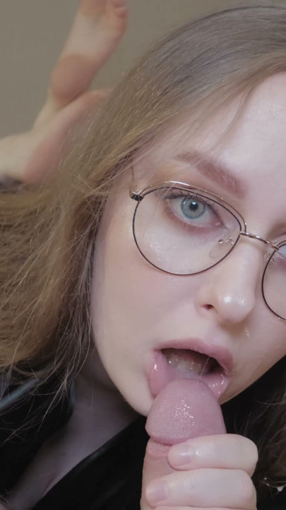 Multiple Cumshots While Step Mom Sucking my Cock, Sudden Cum On Her Face and I Couldn't Stop Cumming | Clip 1