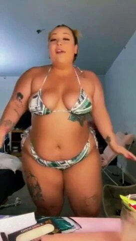 Stephanie's Super Thicc Bikini Body