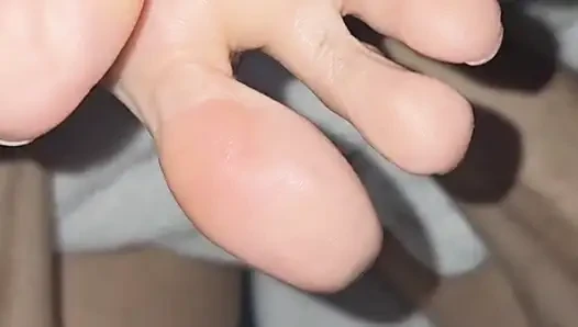 Close Up to Melove Sexy Small Feet and Wrinle sole