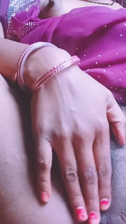 Biggest pusssy in indian women masterbate by fingering part 2 | Clip 1