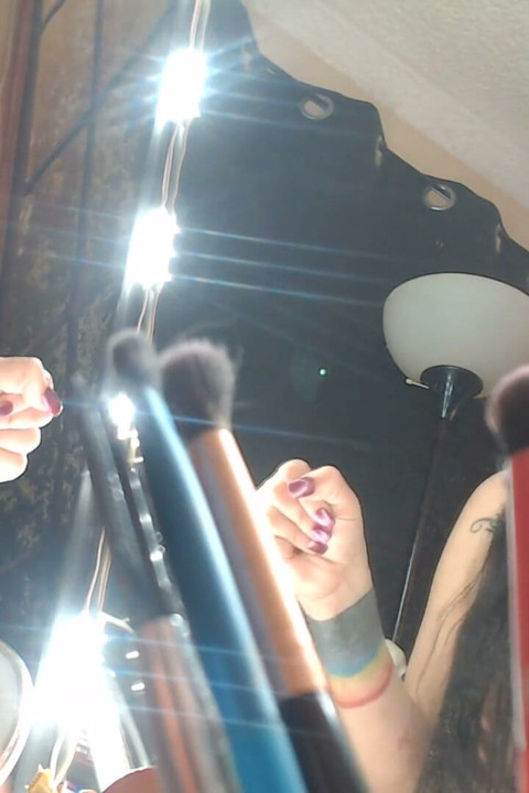 Giantess hiding in my vanity