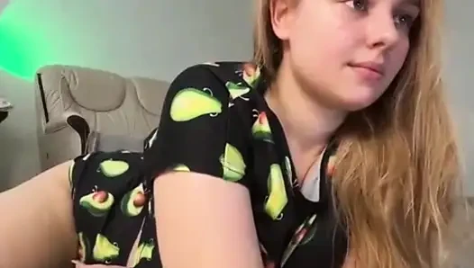 Spread magnificent pussy with jucielussie
