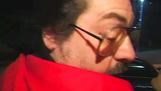 Wilde Taxifahrt: Heiße Blonde im Auto