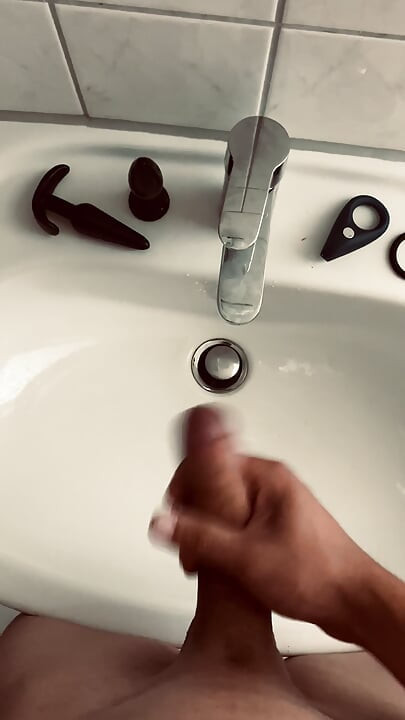 A little pissing, a little wixxing