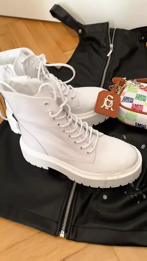 Steve Madden brand new white boots cum
