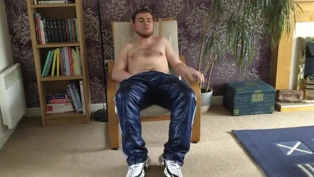 Дрочу в Adidas