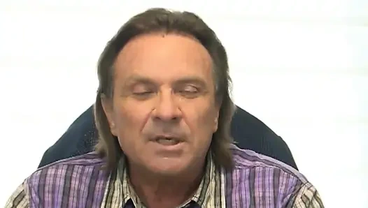 Büyük memeli ateşli sarışın kız bir yabancı tarafından sikiliyor