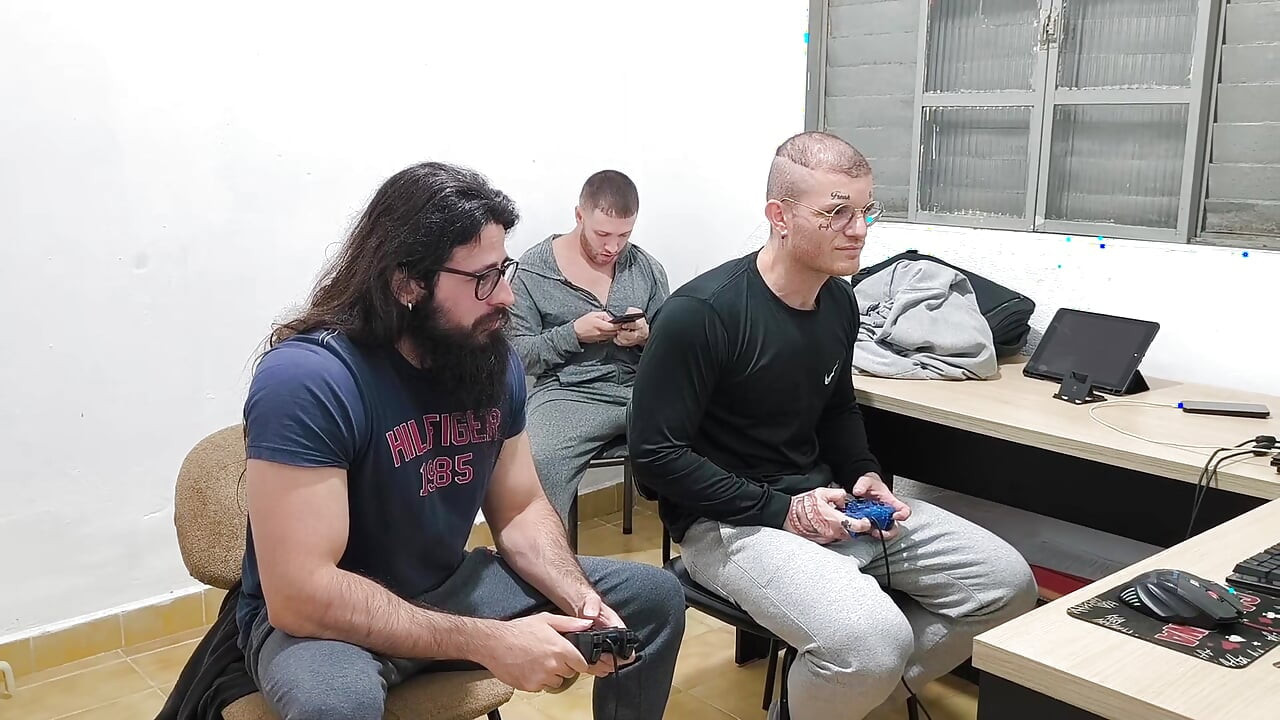 3 heteros playing naked