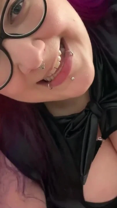 来自“Vum在我湿润的大奶子上！”的精彩时刻！德国胖美女Abby奇怪口交射精”
