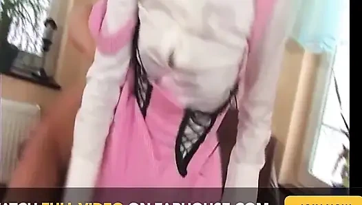 Sarışın Hatun Yarak Emiyor Ve Amcığını Sert Siktiriyor