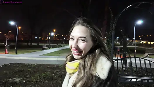 Kejutan Valentine adalah hadiahnya untukku, aku muncrat untuknya dan bikin dia crot dua kali