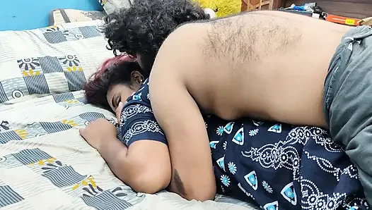 Malayalı çift ateşli göt yalama romantizmi