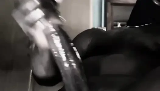 Edepsiz adam sert sikişmek istiyor