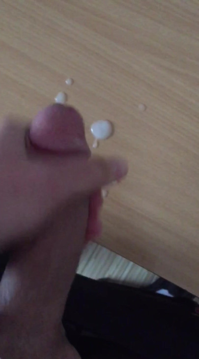 Cumshot på bordet
