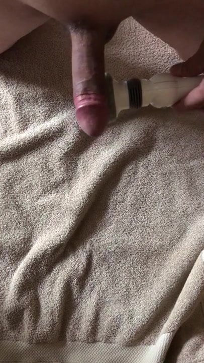 手を差し伸べない