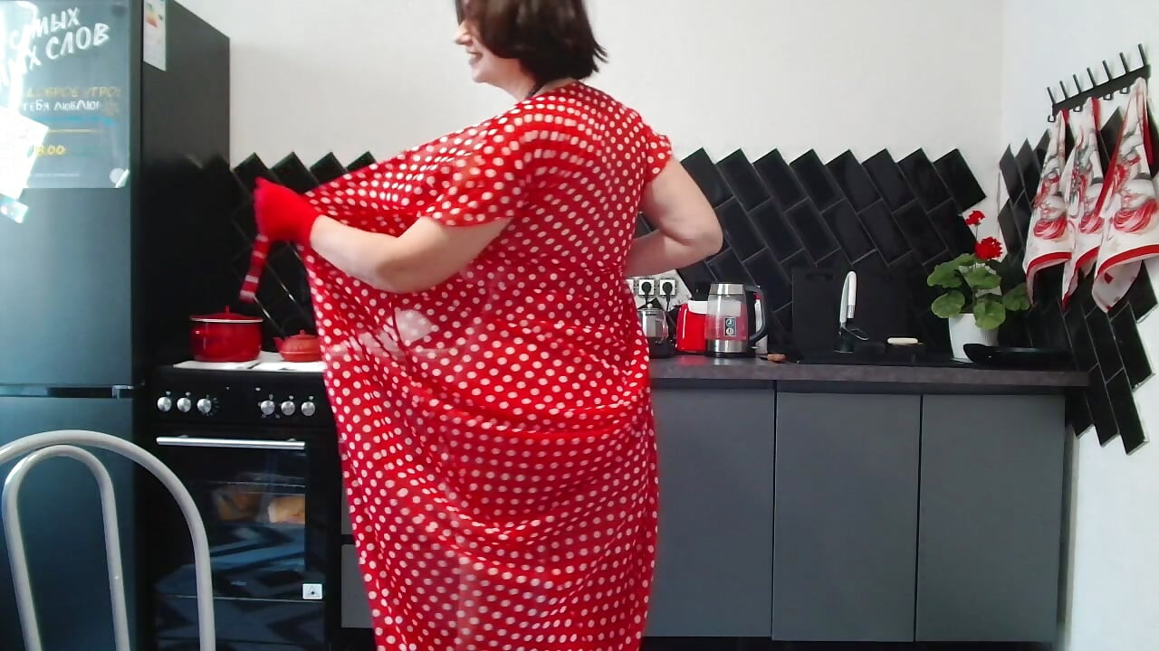She wore red clothes and was sexy in it