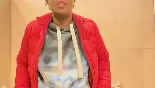 Mädchen in der Öffentlichkeit bei walmart