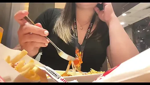 FILIPINA QUICK PUBLIC POV SEX