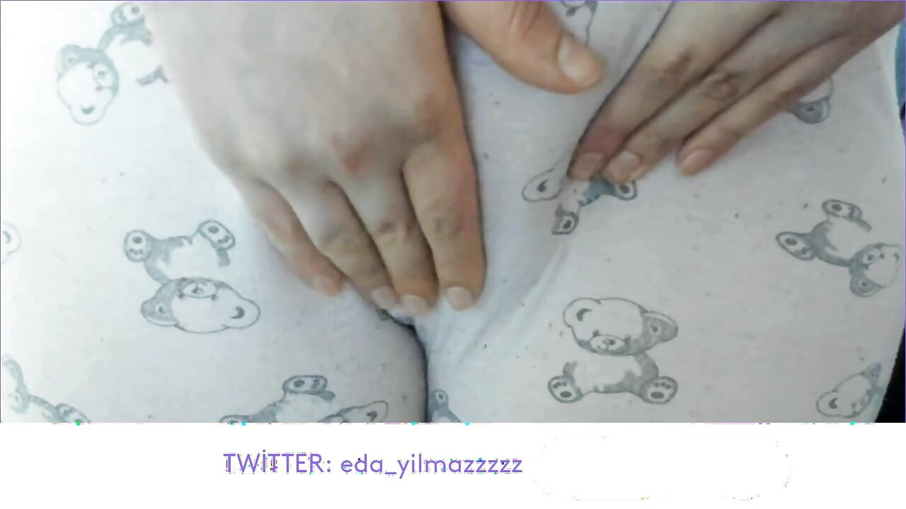 CAMELTOE- SWOLLEN PUSSY- MASTURBATE WITH PAJAMA- RUBBING PUSSY WITH PAJAMA