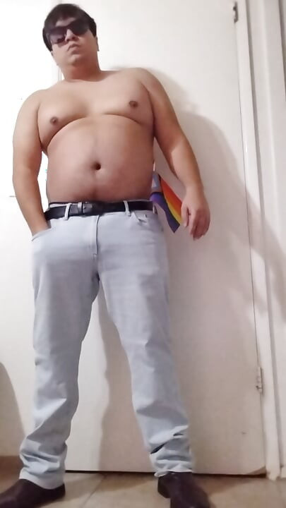 Không hẳn đâu. Rất thích dành thời gian bên cậu. Sexy amorR
