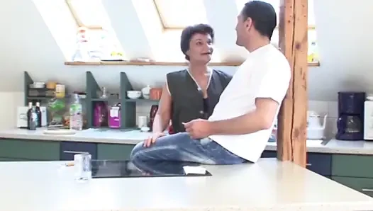 Granny Gets a Nice Fuck in the Kitchen Until the Cum Gets in Her Greedy Mouth