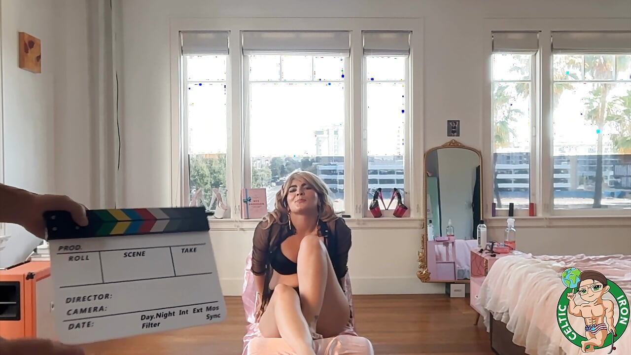 大屁股金发女郎深喉后入 4k 性爱录像