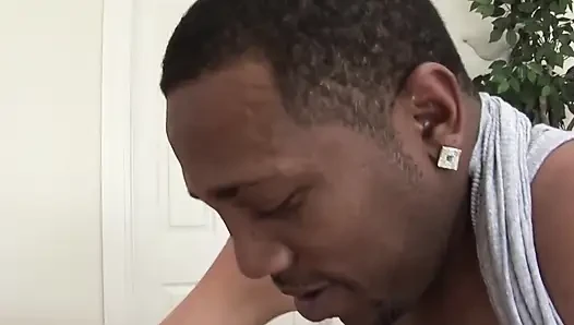 Irklararası tatlılar sahne 3_brunette büyük götlü genç haileey james büyük siyah yarakla sikiliyor ve üzerine boşalıyor