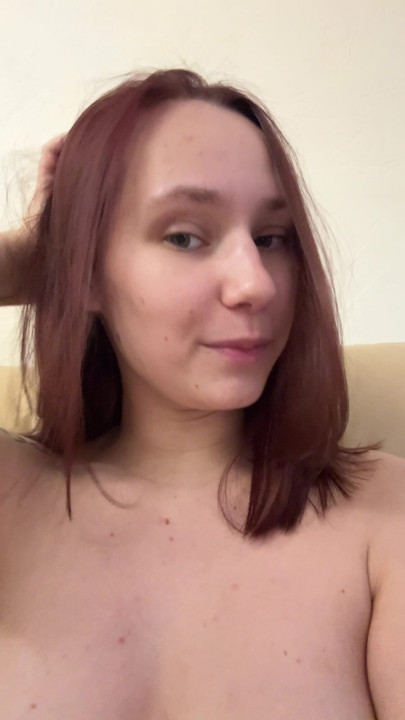 Teen enjoys morning awakening after hot sex